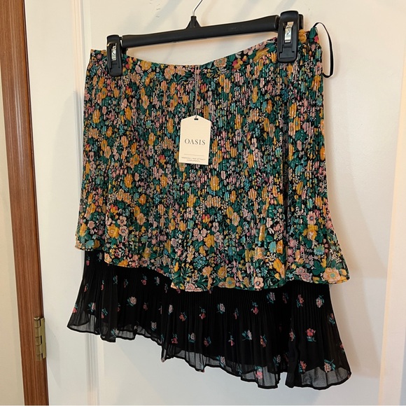 Oasis NWT Womens Size 4 Vibrant Tiered Pleated Floral & Flirty Mini Skirt - Picture 4 of 14
